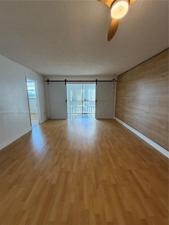 В аренду: $2,200 (2 спален, 2 ванн, 935 Квадратных фут)