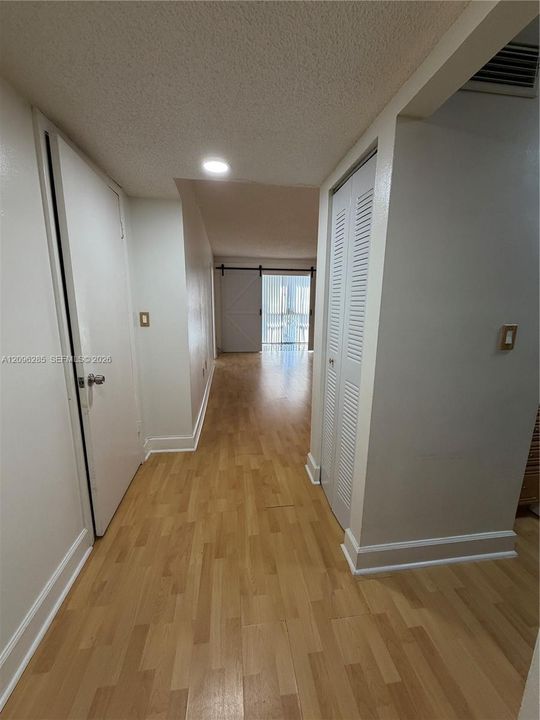 В аренду: $2,200 (2 спален, 2 ванн, 935 Квадратных фут)