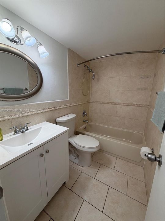 В аренду: $2,200 (2 спален, 2 ванн, 935 Квадратных фут)