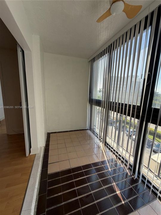 В аренду: $2,200 (2 спален, 2 ванн, 935 Квадратных фут)