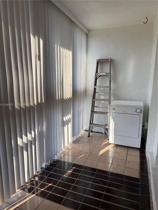 В аренду: $2,200 (2 спален, 2 ванн, 935 Квадратных фут)