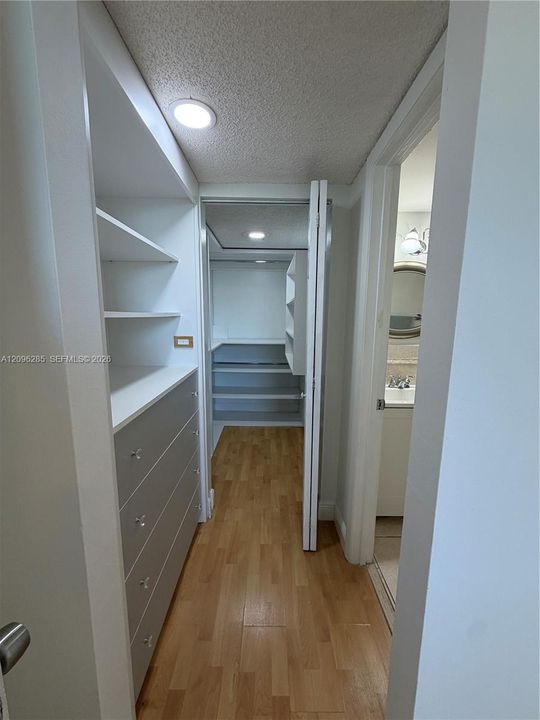В аренду: $2,200 (2 спален, 2 ванн, 935 Квадратных фут)