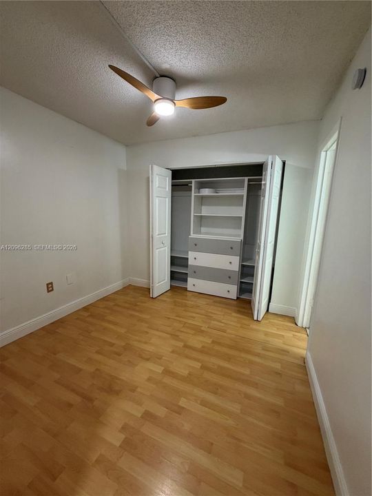 В аренду: $2,200 (2 спален, 2 ванн, 935 Квадратных фут)