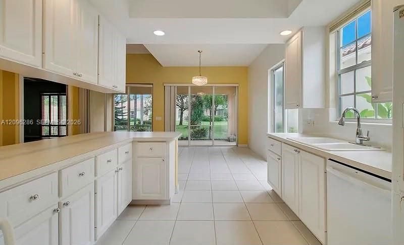 For Rent: $1,950 (3 beds, 2 baths, 0 Square Feet)