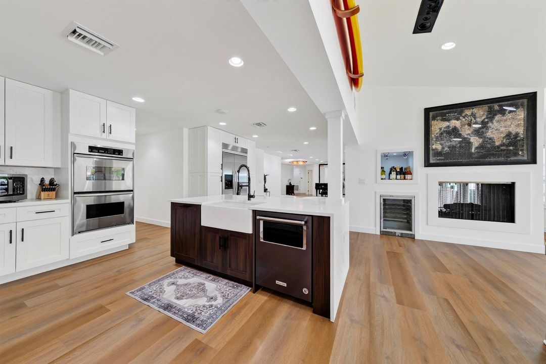 329 Isle of Capri Drive. Fort Lauderdale