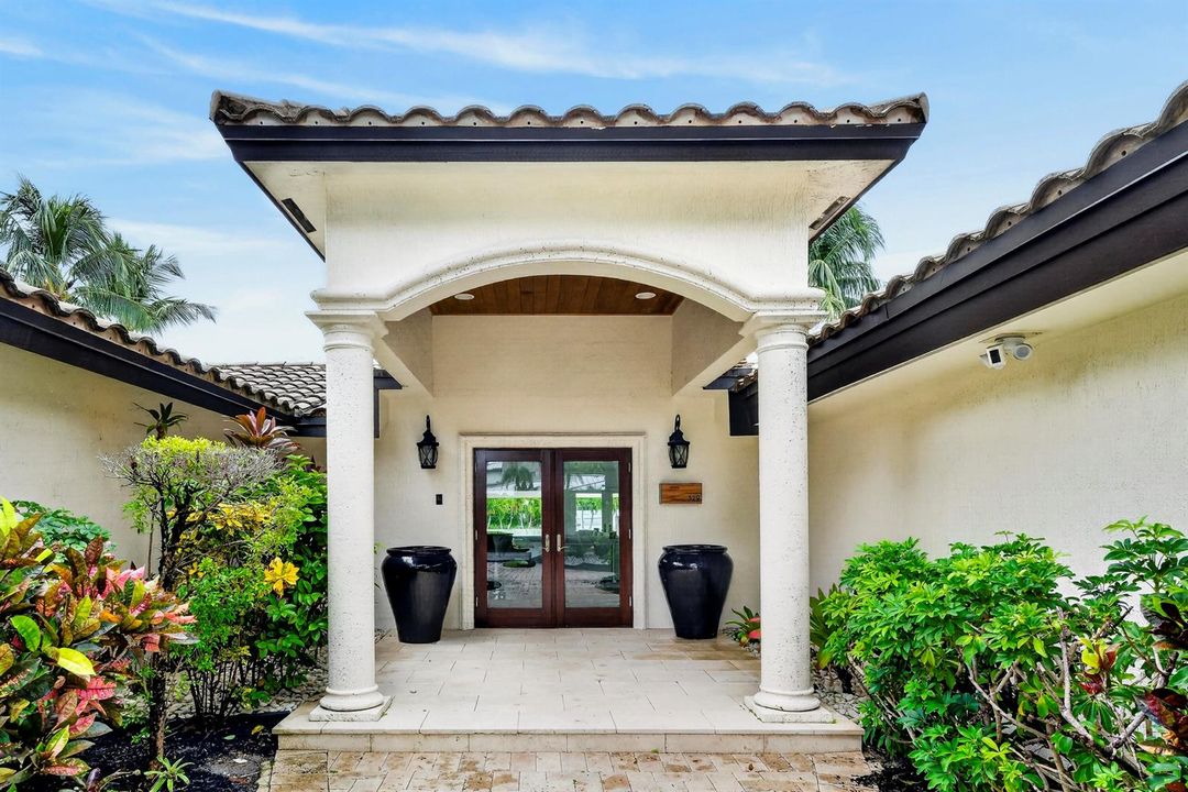 329 Isle of Capri Drive. Fort Lauderdale