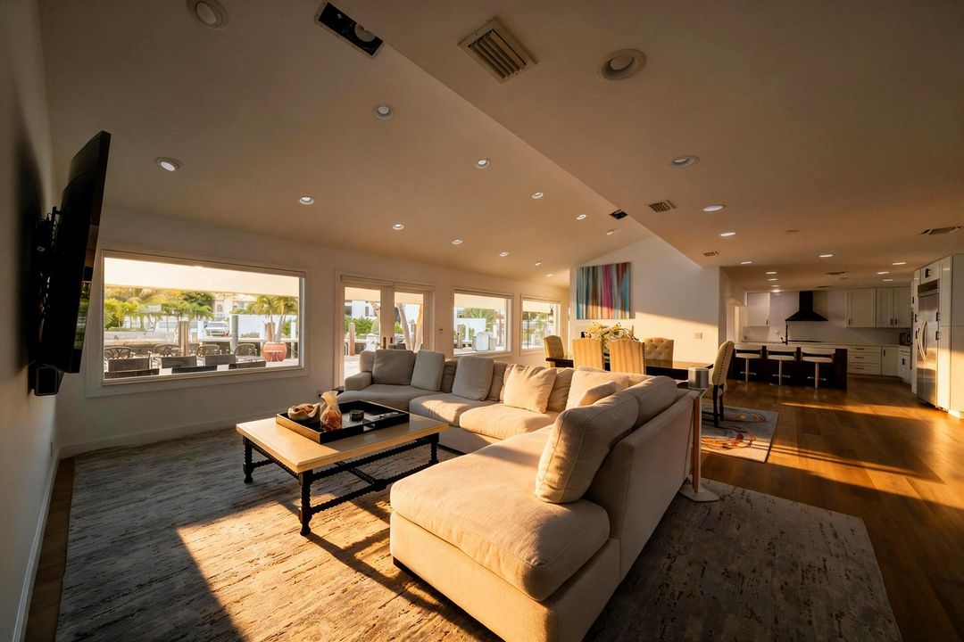 329 Isle of Capri Drive. Fort Lauderdale