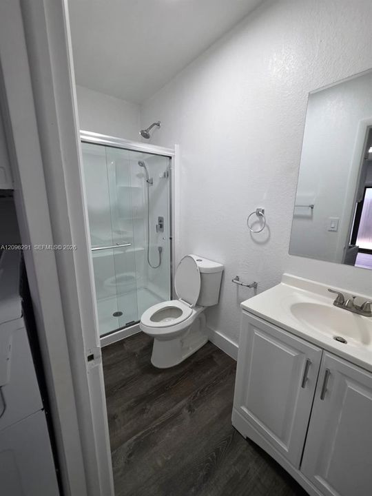 For Rent: $1,800 (2 beds, 1 baths, 2332 Square Feet)