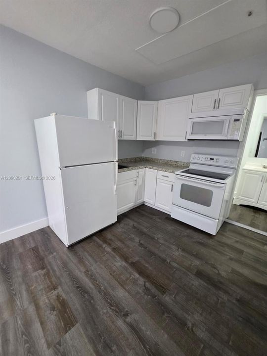 For Rent: $1,800 (2 beds, 1 baths, 2332 Square Feet)