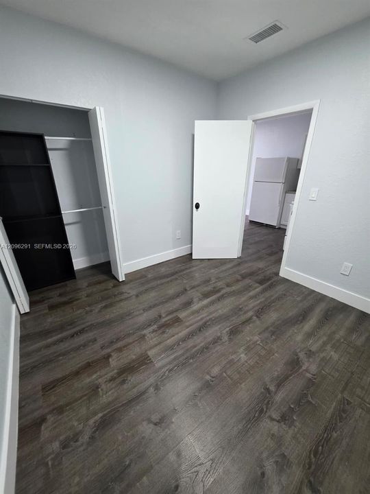 For Rent: $1,800 (2 beds, 1 baths, 2332 Square Feet)