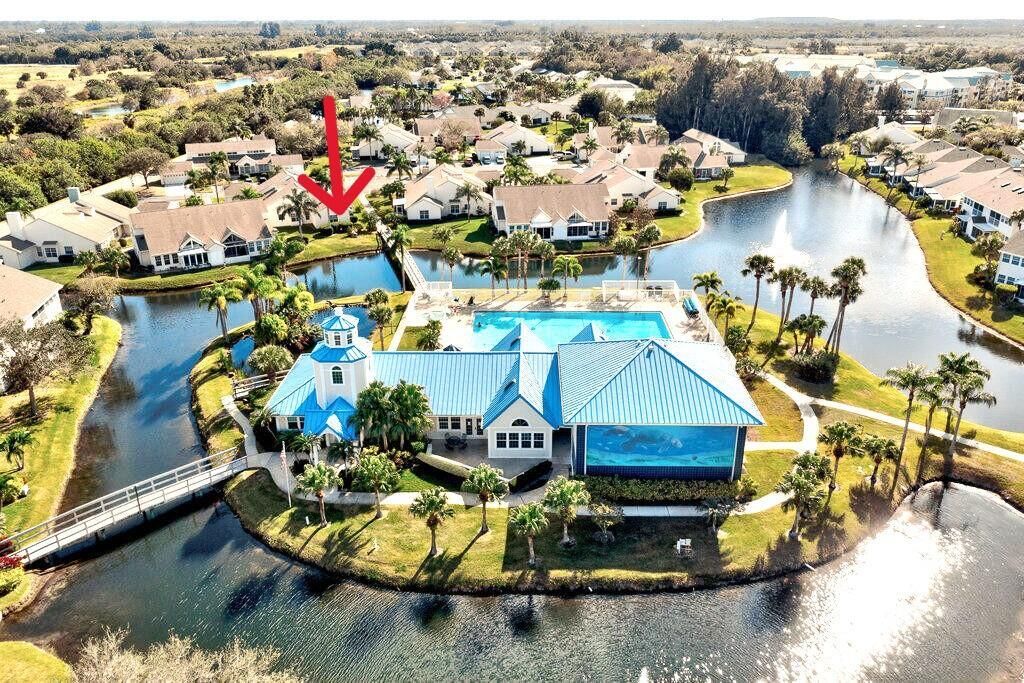 Location of Condo to Island Clubhouse