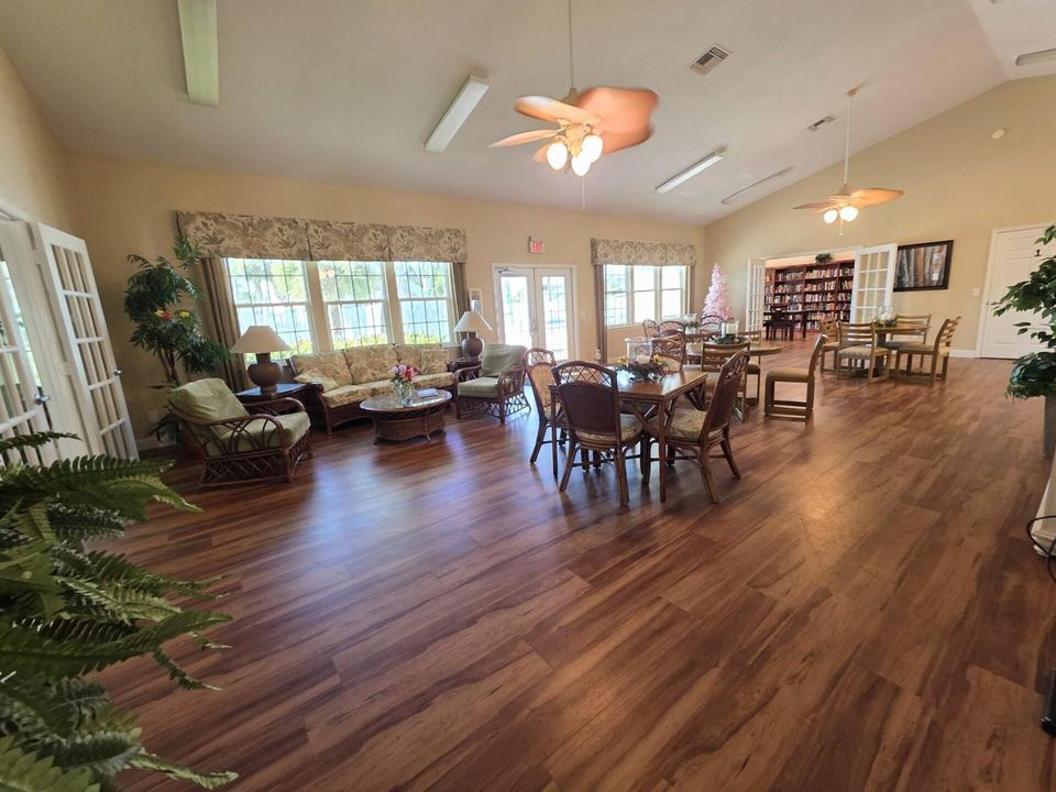 Island Gathering Room