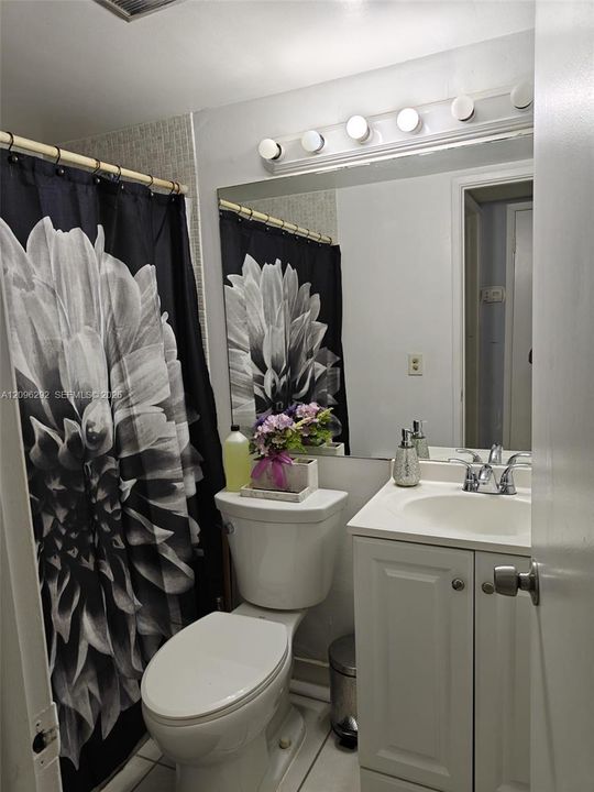For Sale: $170,000 (2 beds, 2 baths, 1050 Square Feet)