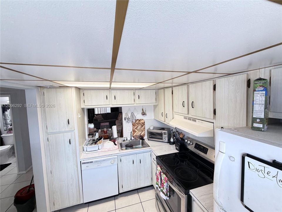 For Sale: $170,000 (2 beds, 2 baths, 1050 Square Feet)