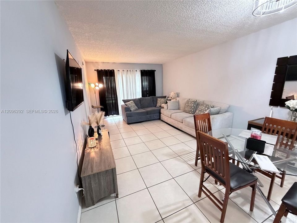 For Sale: $170,000 (2 beds, 2 baths, 1050 Square Feet)