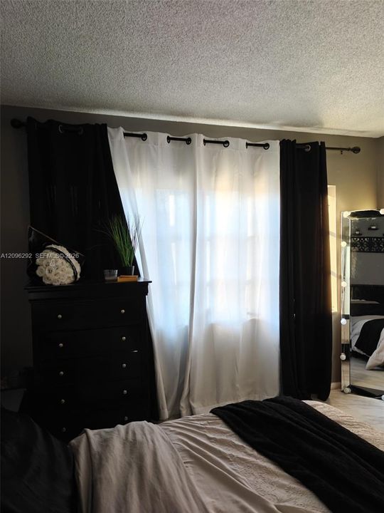For Sale: $170,000 (2 beds, 2 baths, 1050 Square Feet)