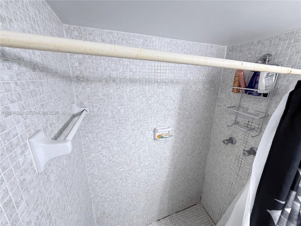 For Sale: $170,000 (2 beds, 2 baths, 1050 Square Feet)