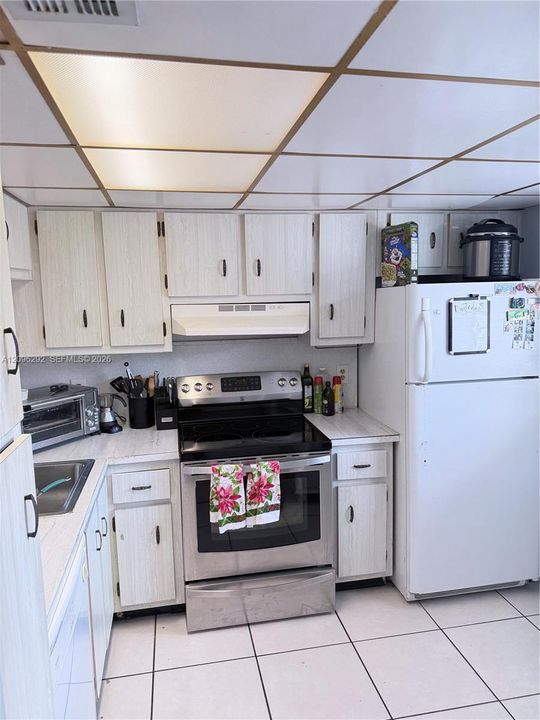 For Sale: $170,000 (2 beds, 2 baths, 1050 Square Feet)