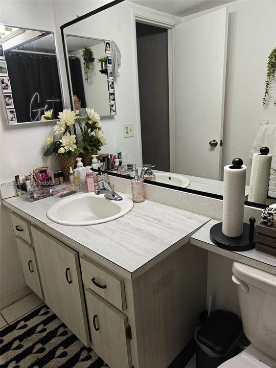 For Sale: $170,000 (2 beds, 2 baths, 1050 Square Feet)