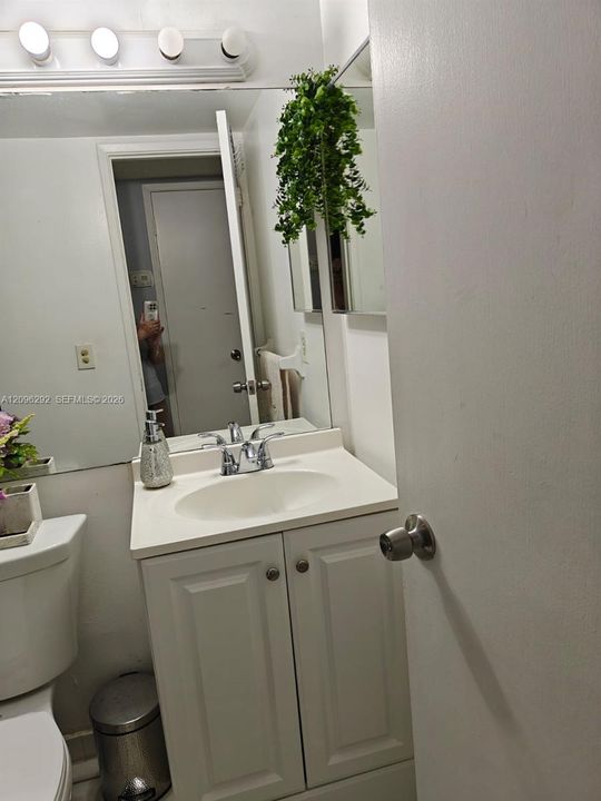 For Sale: $170,000 (2 beds, 2 baths, 1050 Square Feet)