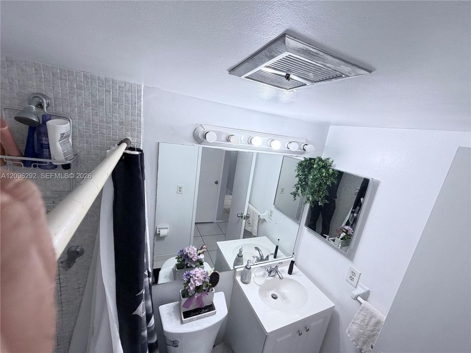 For Sale: $170,000 (2 beds, 2 baths, 1050 Square Feet)