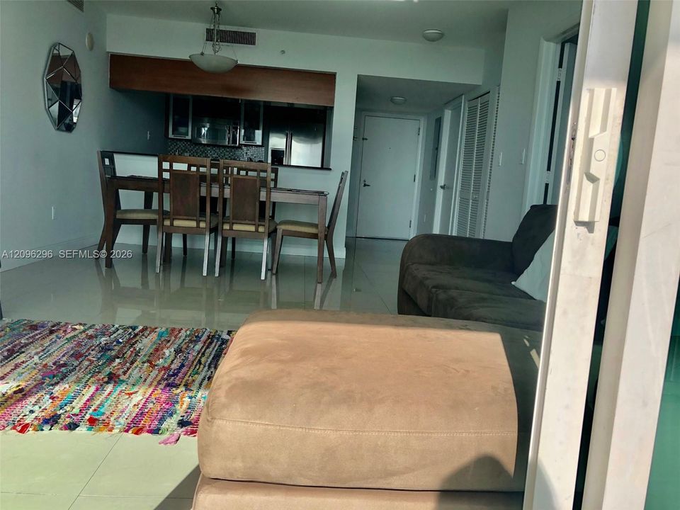 For Sale: $700,000 (2 beds, 2 baths, 1144 Square Feet)