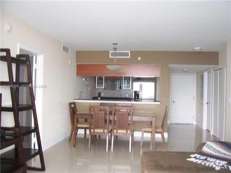 For Sale: $700,000 (2 beds, 2 baths, 1144 Square Feet)