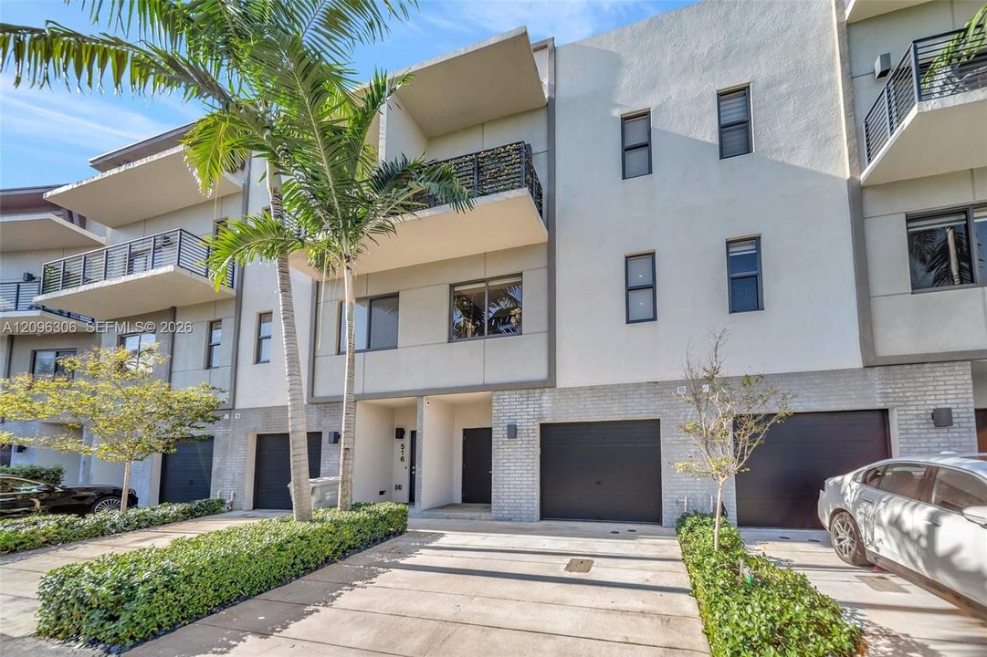 Three story Townhouse with one car garage