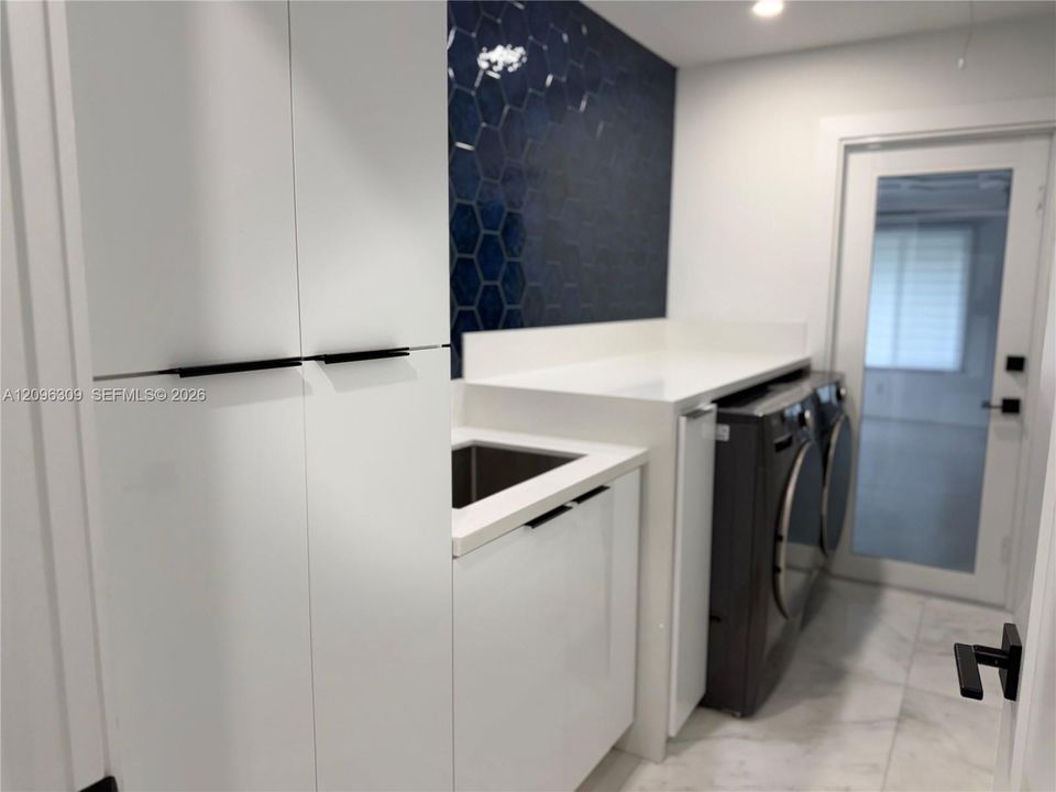 На продажу: $888,000 (3 спален, 2 ванн, 1570 Квадратных фут)