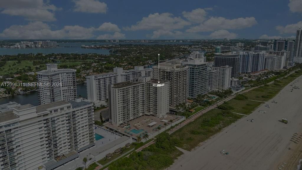 For Sale: $889,750 (2 beds, 2 baths, 1070 Square Feet)