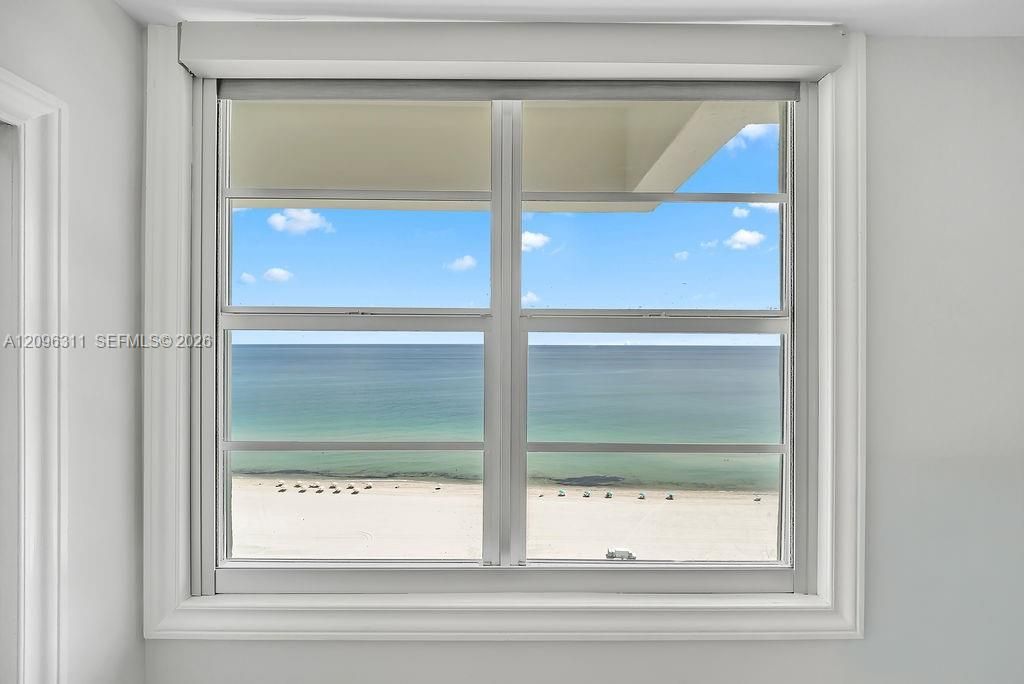 For Sale: $889,750 (2 beds, 2 baths, 1070 Square Feet)