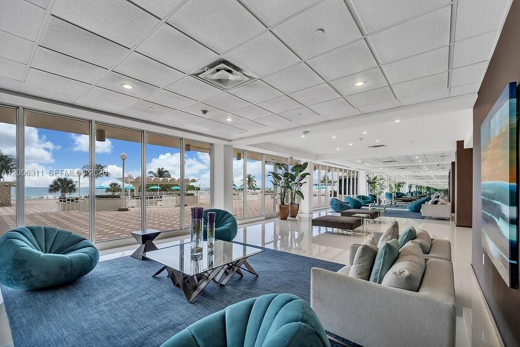 For Sale: $889,750 (2 beds, 2 baths, 1070 Square Feet)