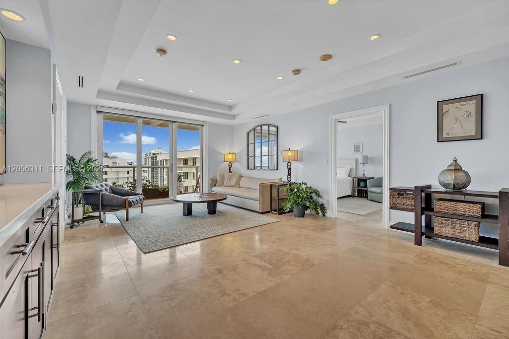 For Sale: $889,750 (2 beds, 2 baths, 1070 Square Feet)