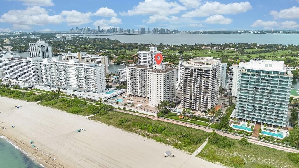 For Sale: $889,750 (2 beds, 2 baths, 1070 Square Feet)