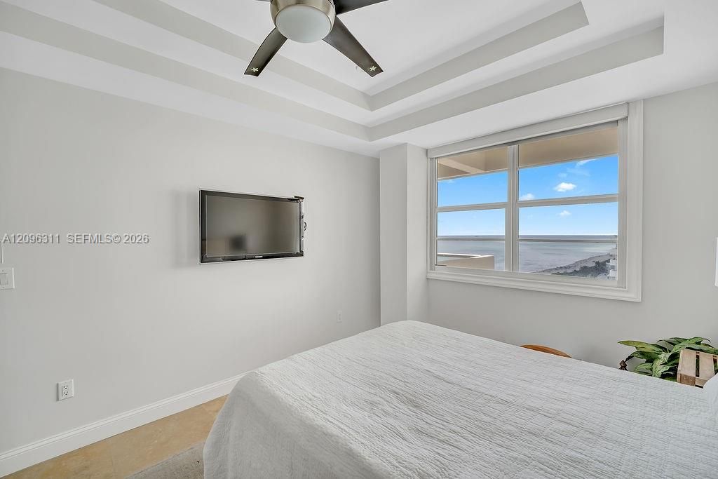 For Sale: $889,750 (2 beds, 2 baths, 1070 Square Feet)