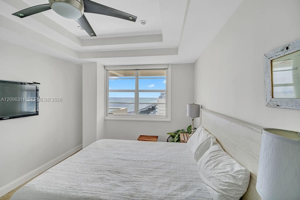 For Sale: $889,750 (2 beds, 2 baths, 1070 Square Feet)