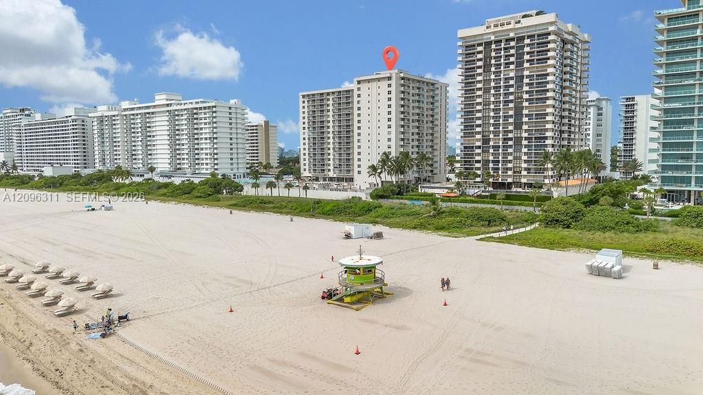 For Sale: $889,750 (2 beds, 2 baths, 1070 Square Feet)