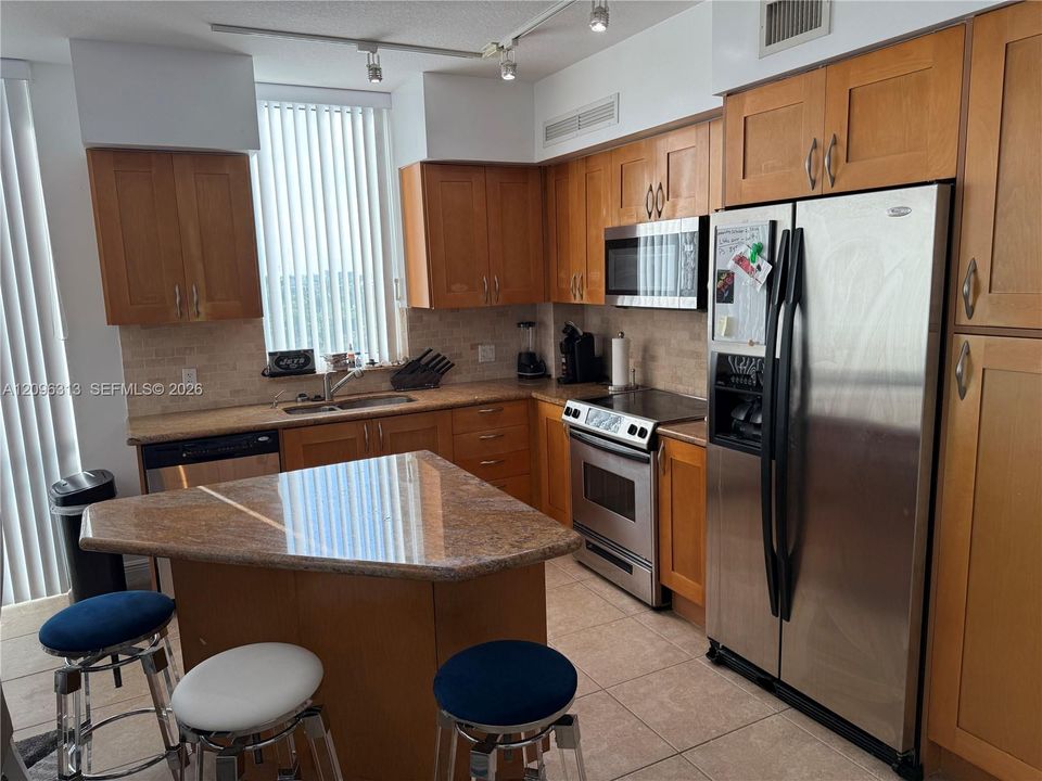 En Renta: $3,100 (2 camas, 2 baños, 1305 Pies cuadrados)