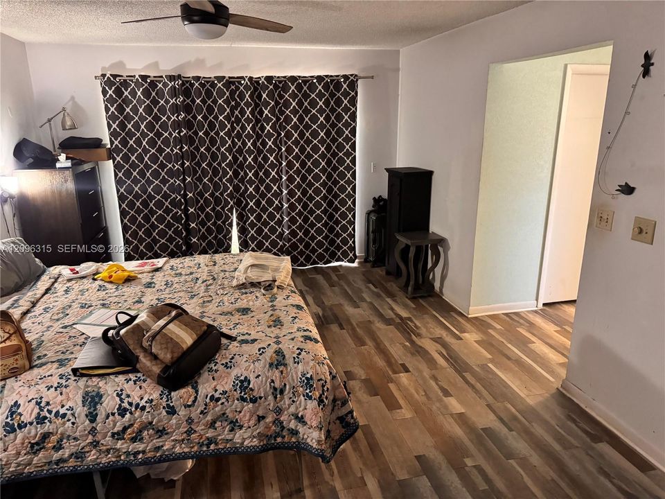 En Venta: $600,000 (3 camas, 2 baños, 2116 Pies cuadrados)