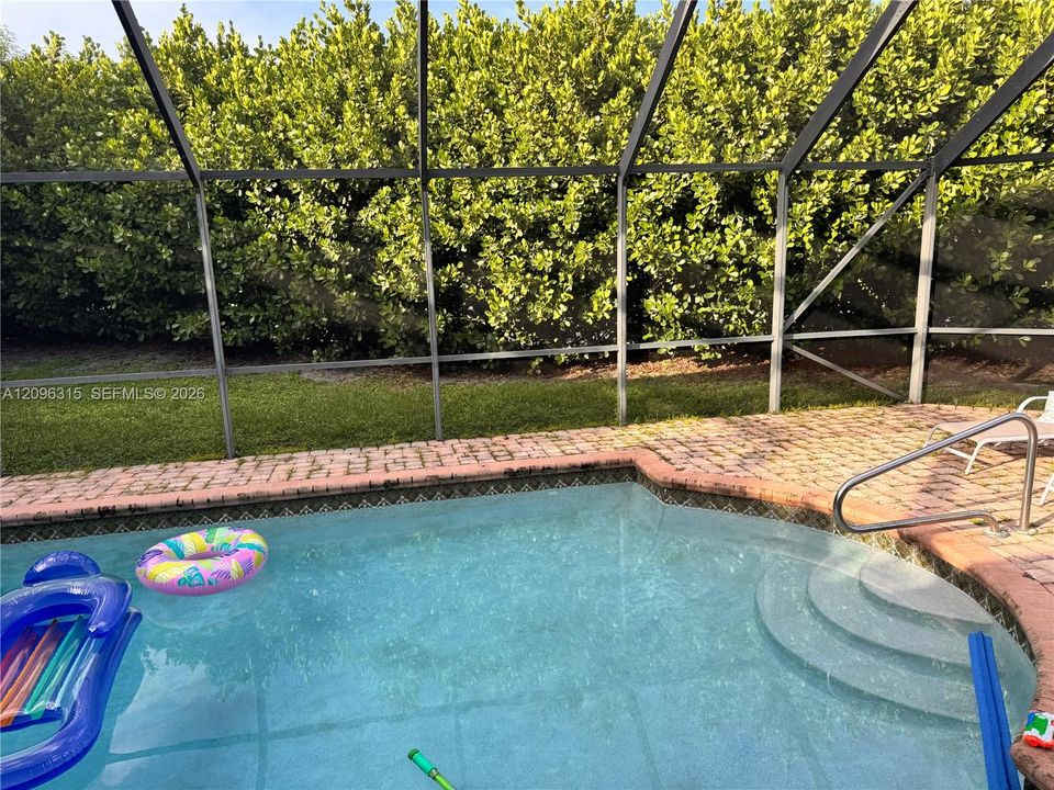 En Venta: $600,000 (3 camas, 2 baños, 2116 Pies cuadrados)