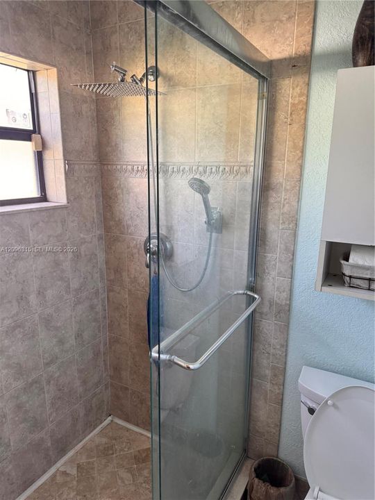 En Venta: $600,000 (3 camas, 2 baños, 2116 Pies cuadrados)