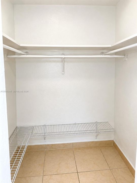 В аренду: $1,700 (1 спален, 1 ванн, 800 Квадратных фут)