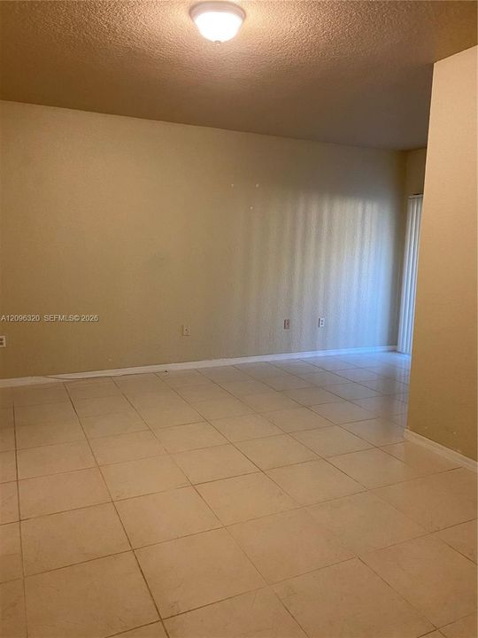 En Renta: $2,490 (3 camas, 2 baños, 1480 Pies cuadrados)