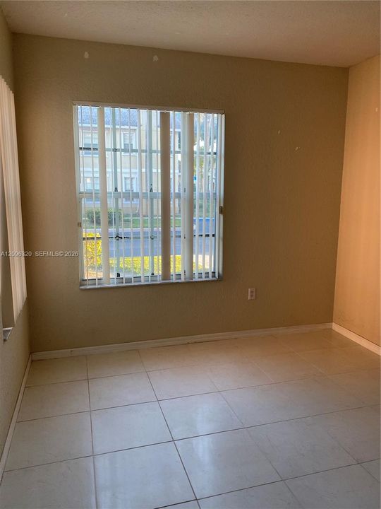 En Renta: $2,490 (3 camas, 2 baños, 1480 Pies cuadrados)
