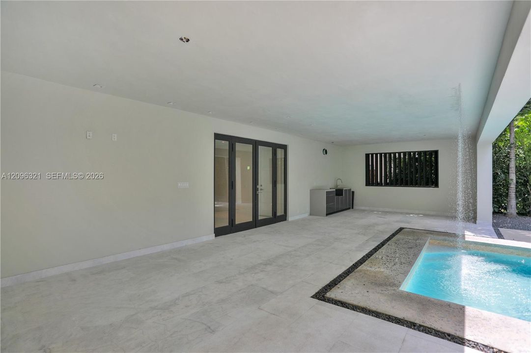 For Sale: $5,195,000 (4 beds, 4 baths, 4552 Square Feet)