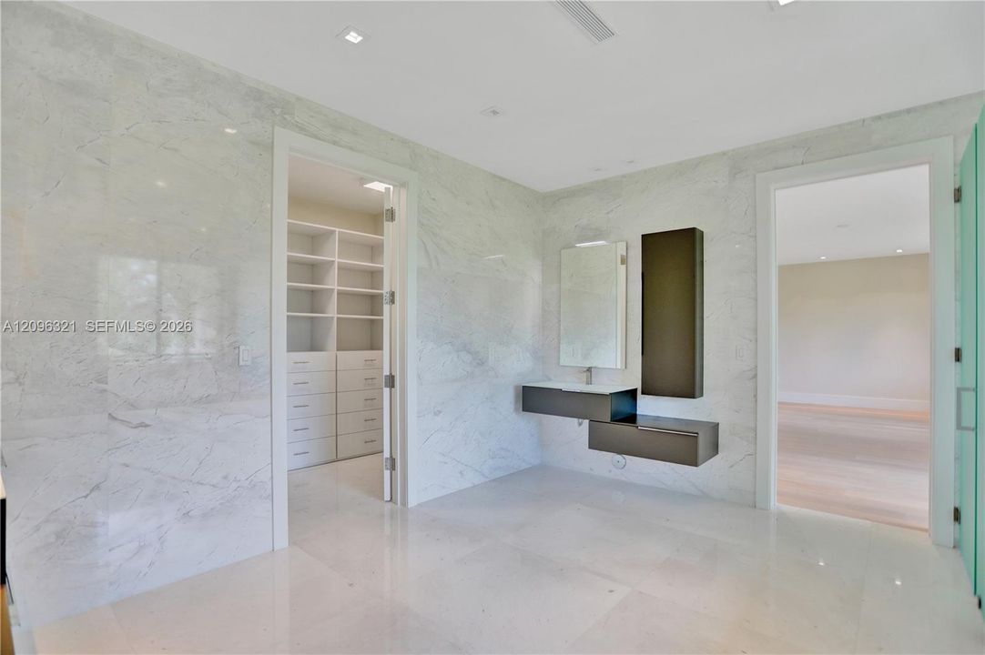 For Sale: $5,195,000 (4 beds, 4 baths, 4552 Square Feet)