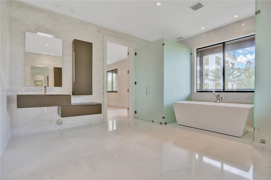 For Sale: $5,195,000 (4 beds, 4 baths, 4552 Square Feet)