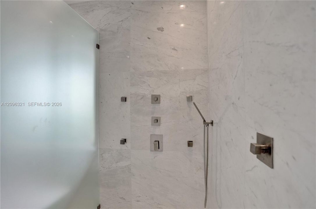 For Sale: $5,195,000 (4 beds, 4 baths, 4552 Square Feet)