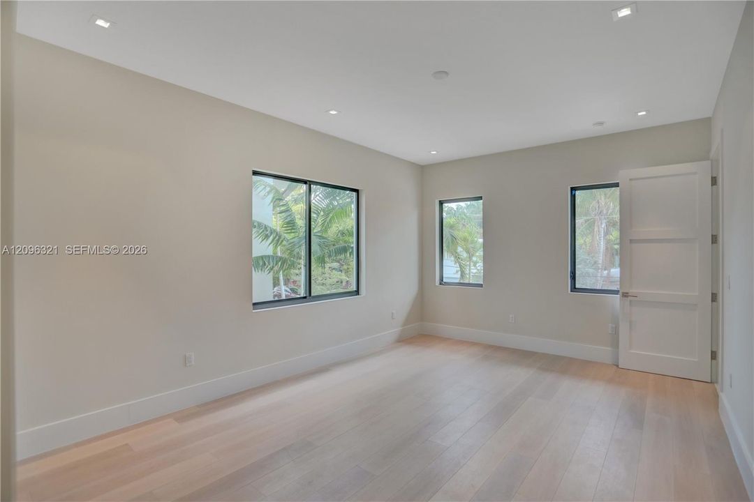 For Sale: $5,195,000 (4 beds, 4 baths, 4552 Square Feet)