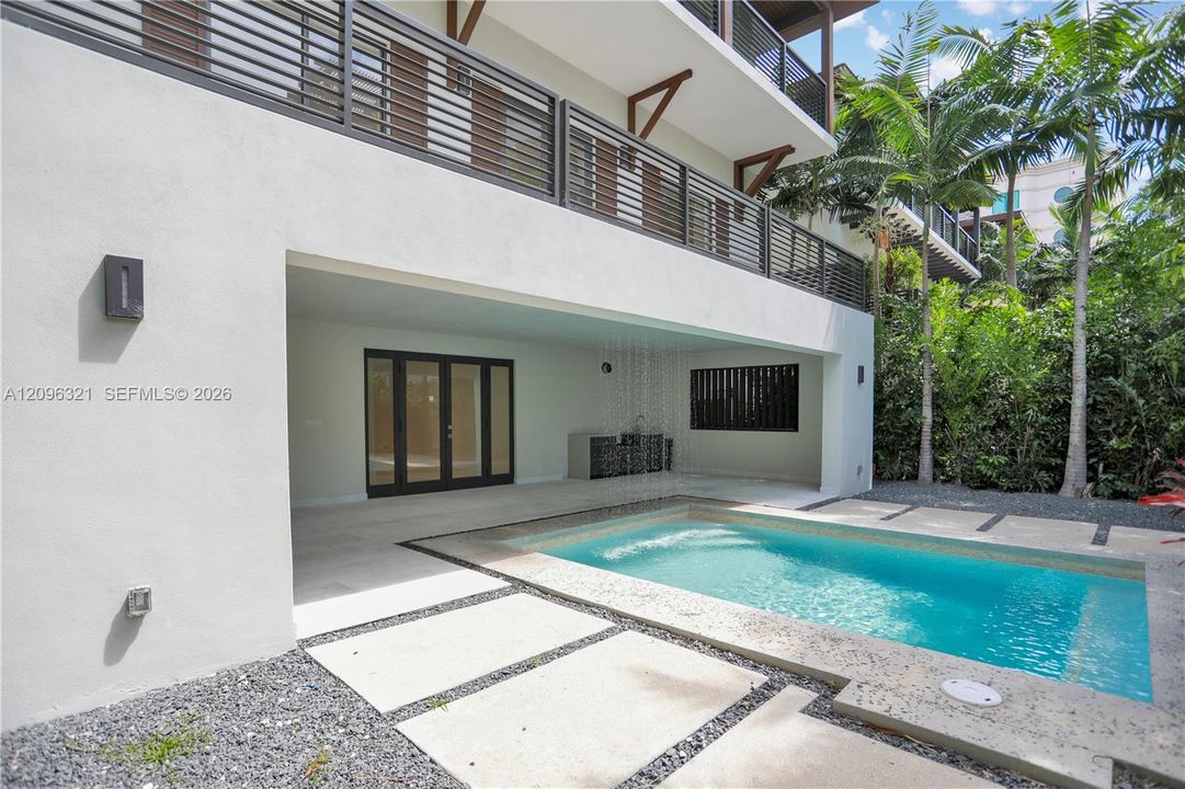 For Sale: $5,195,000 (4 beds, 4 baths, 4552 Square Feet)